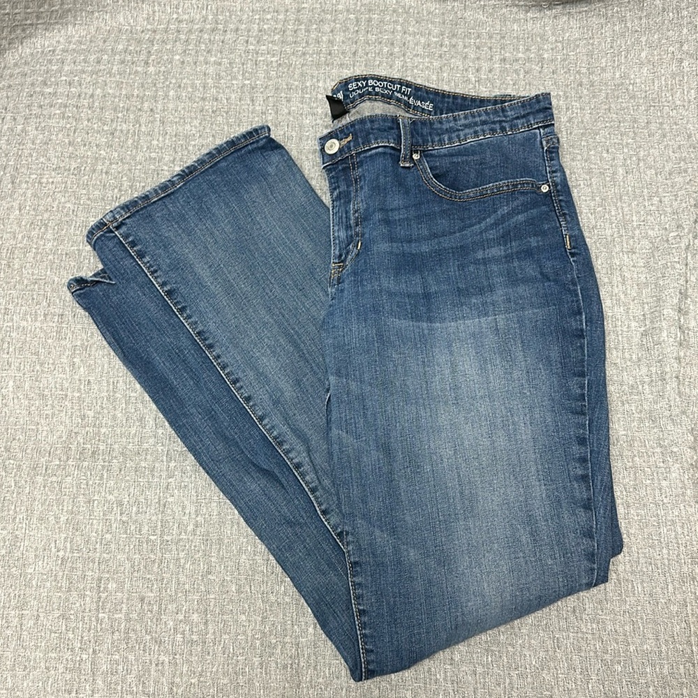 Gap sexy boot cut fit 31 inch inseam blue jeans 4 for $20 sale
